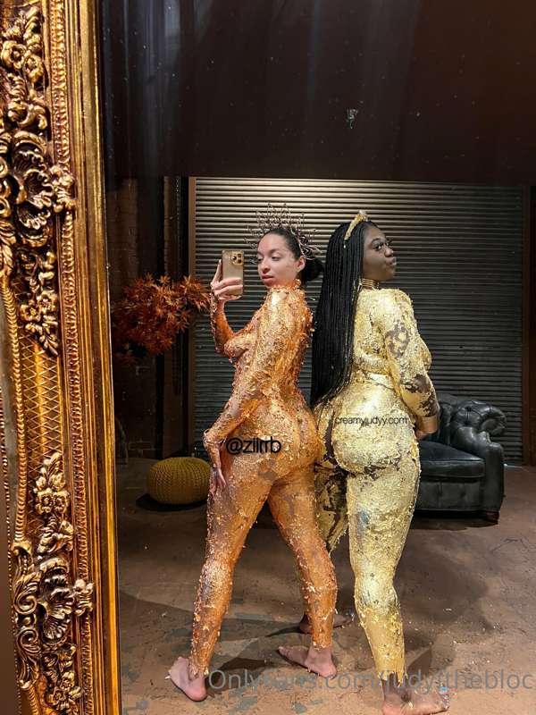 Have you seen my content with @ziirrb yet? 👑 
*(more coming ..