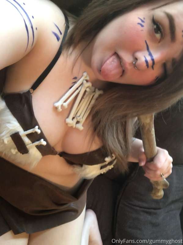 Feeling primal in this cave woman cosplay 🦖 30