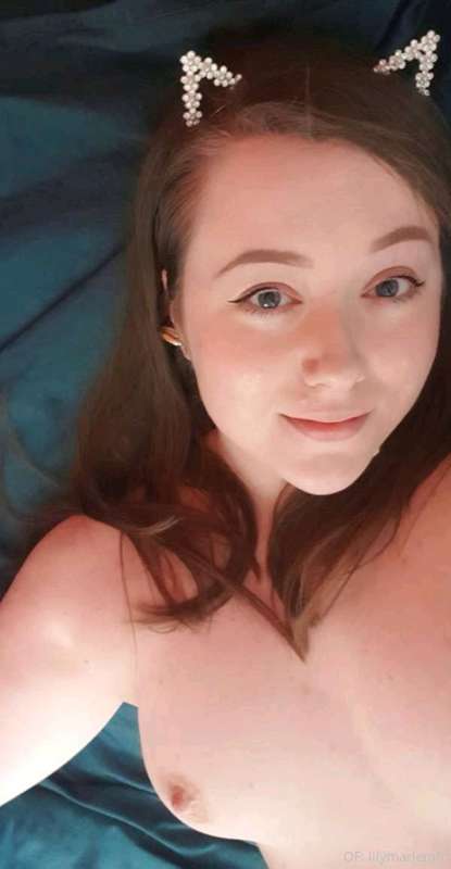 Cat ears, but make them sparkly. (Valentine's Day 2019)

[Or..