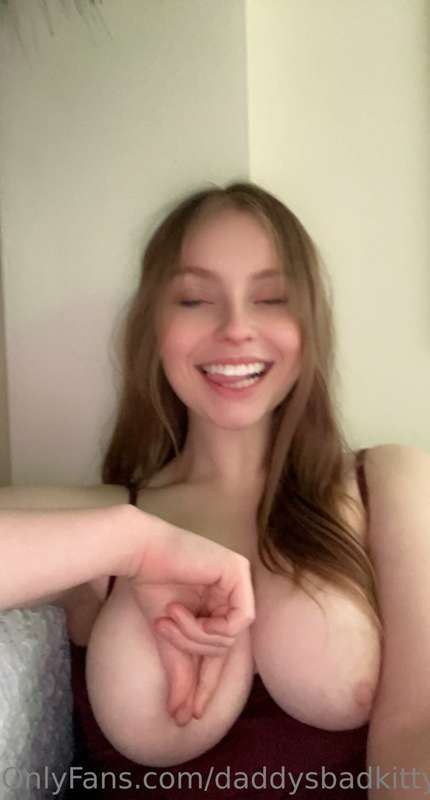 happy tits (づ｡◕‿‿◕｡)づ 3