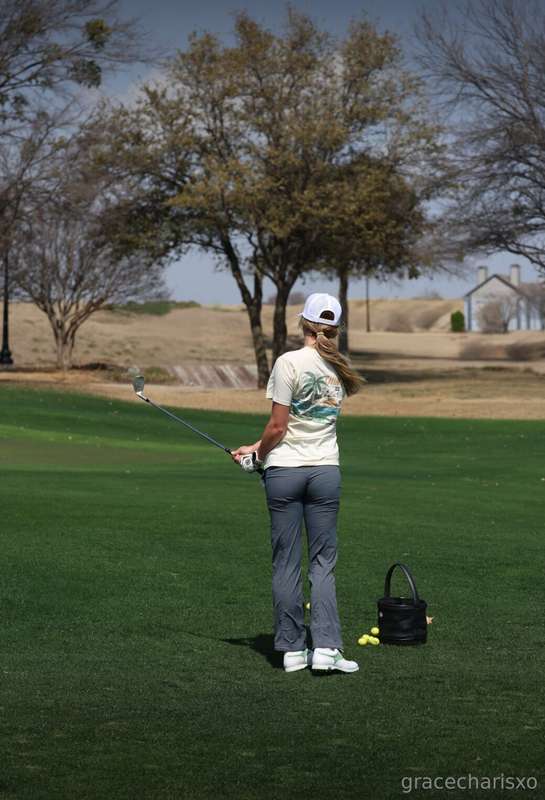 I love this tee!! Thin it to Win It boys 🏌🏼‍♀️👉🏼 www.dialedg.. 2