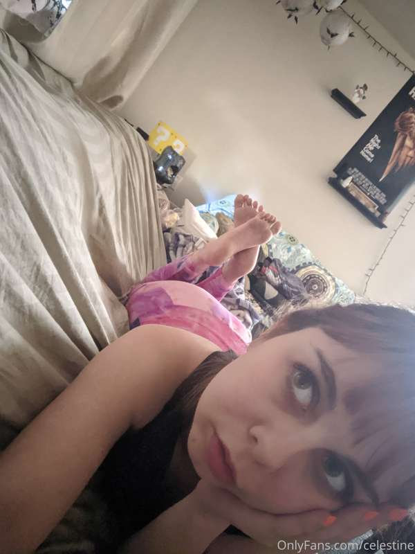 🐷+👣= piggies toes?