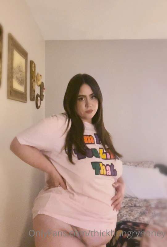I’m fat and you like that 🐷

My hips are huge. My belly is h.. 5
