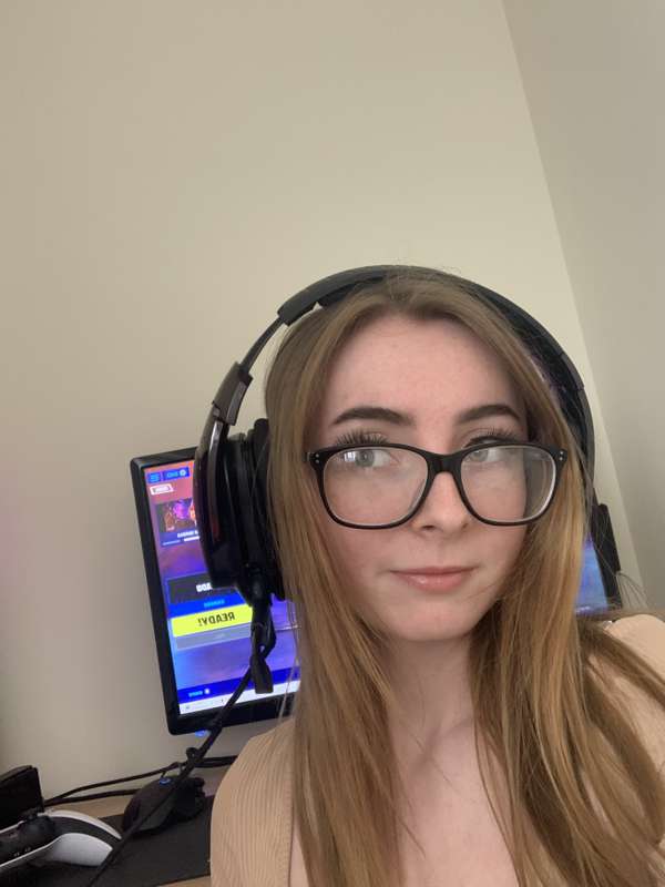 How much would you pay to play some games with me?😘 2