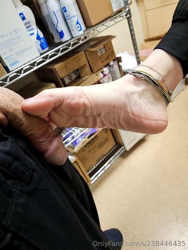 So a male nurse decided to let me use my feet in the med roo..