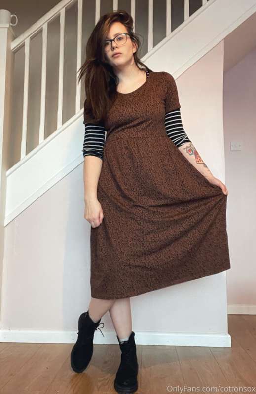 Dresses are so comfy 😊 scroll to see a cheeky peak 😉

Happy ..