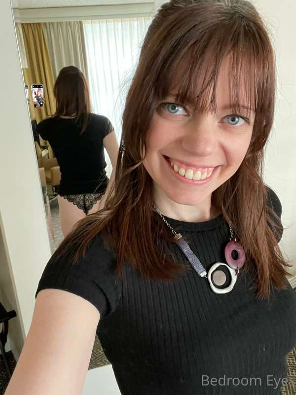 Killing time in the hotel room waiting for my date to join m.. 2