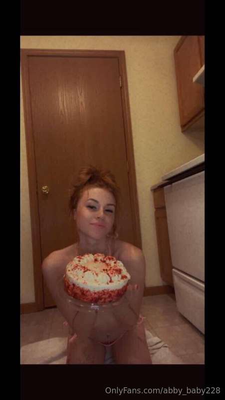 Cake is good go watch me play in in🍑😘😍
