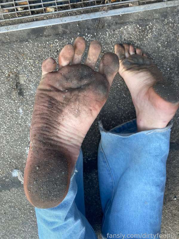 Dirtyfeetlily - Fansly - 11 May, 2025 1