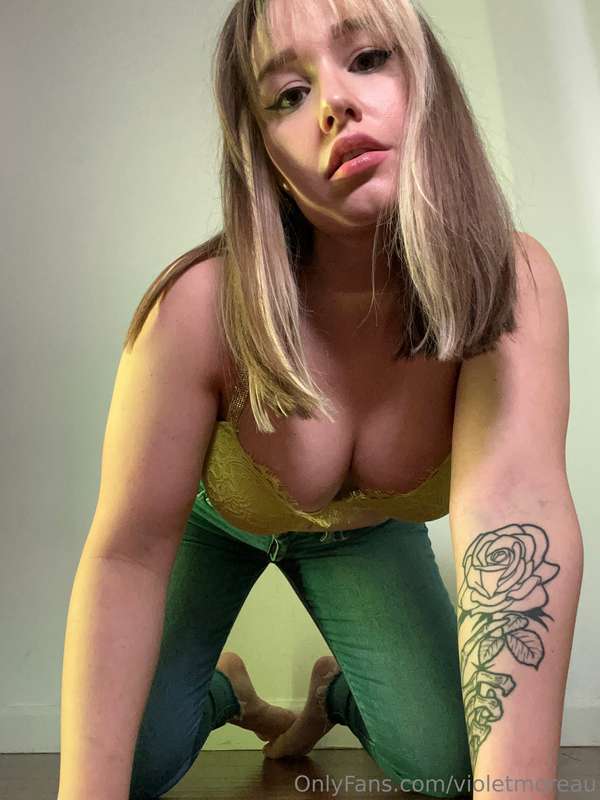 Violetmoreau - Onlyfans - 10 Jan, 2025