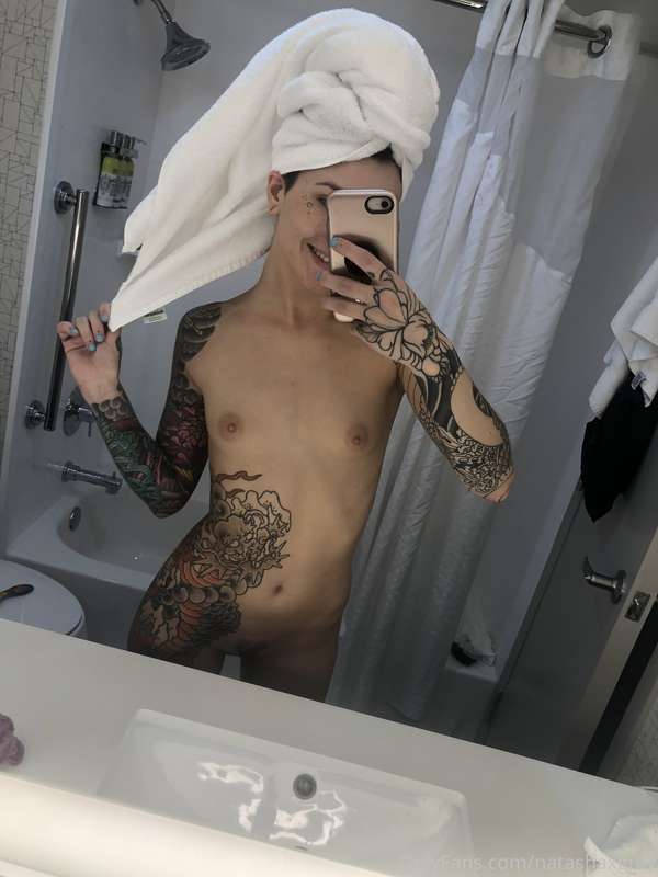 post shower nudez 🖤 1