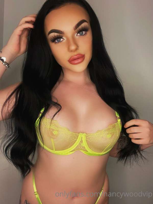 Shoot your load all over me 🥵🥵