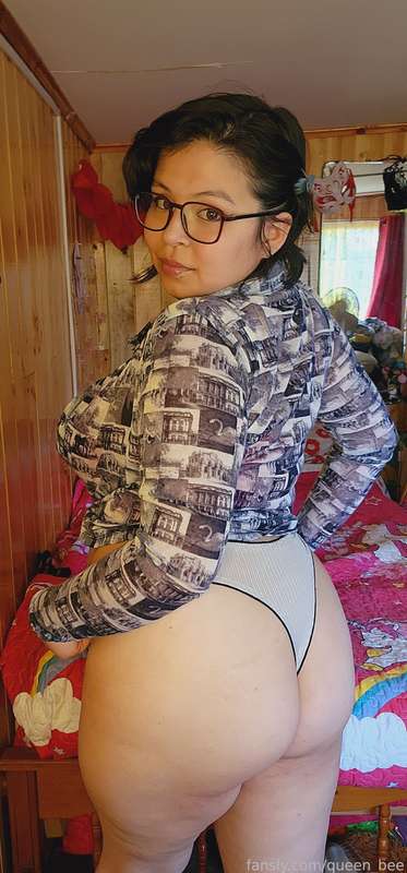 Queen_Bee - Fansly - 29 Mar, 2023 12