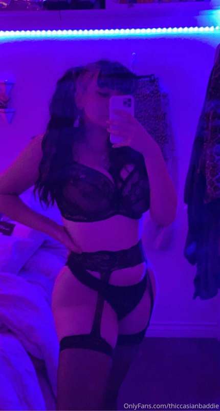www.onlyfans.com/xxxamethyst SUBSCRIBE TO THIS ABSOLUTE BADD..