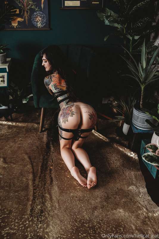 Happy Thong Thursday! I got the photos back from my latest s..
