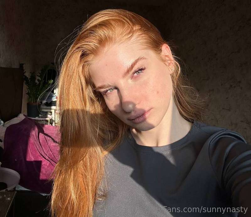 thе sun wаrms mу rеd hааіr, mаkіng іt shіnе еvеn brіghtеr…wh..