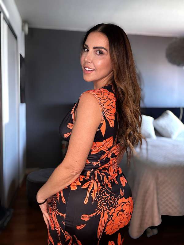 I got dressed up just for you… now, come undress me 💜🔥