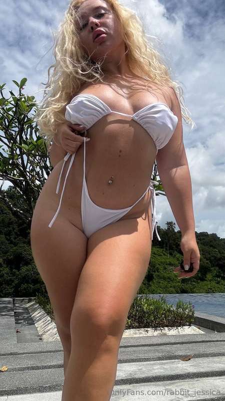I absolutely love how my juicy body and sweet belly are high..