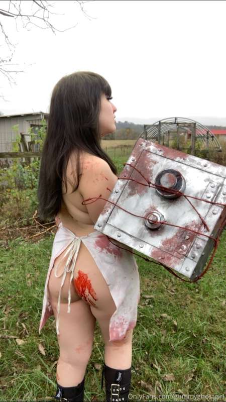 I’m the Keeper from the Evil Within! 🔨 but I’d like to be th.. 13