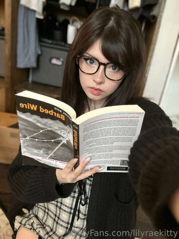 Do ya think we could get away with fucking in the library? I.. 10