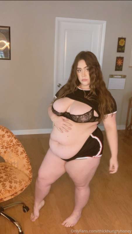 My fat chat video outfit ❤️

Look at how much weight I’ve pu.. 7