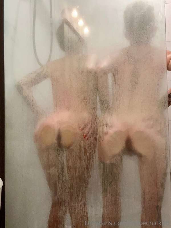 You know you wanna see our shower scene 😈👀@bbylyssfree 