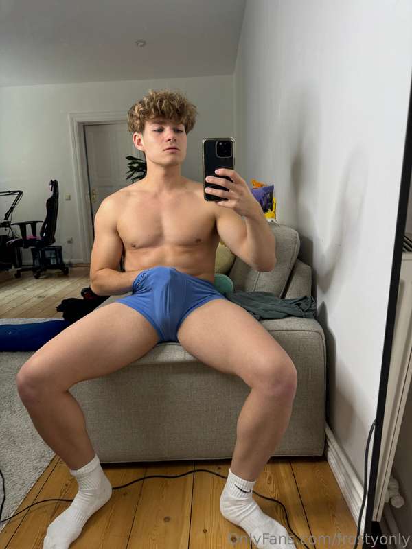 I'm so fucking horny🥵Cum let's have some fun🤤