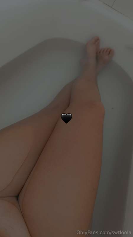 come take a shower with me 🛁💦