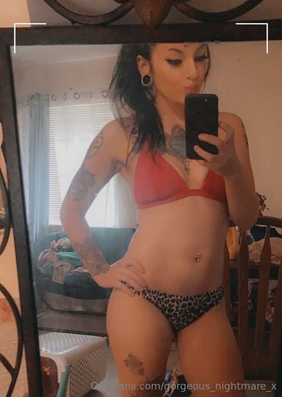 😈