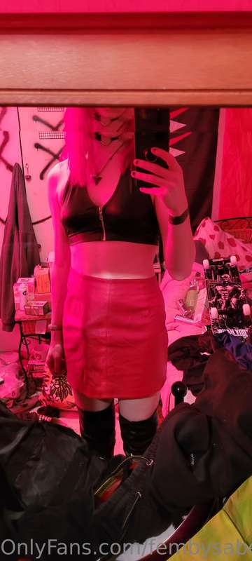 Leather and tail 😘