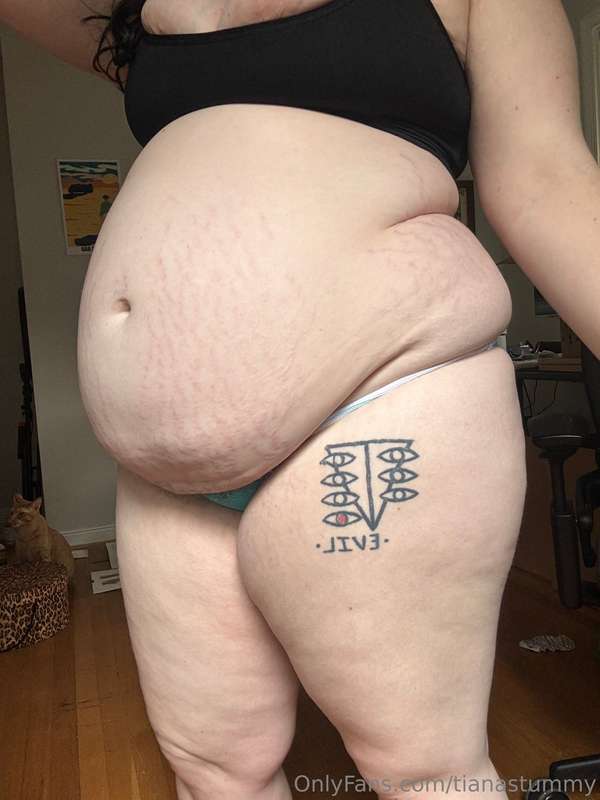 tfw ur actually built like a melted ice cream cone also in t.. 12