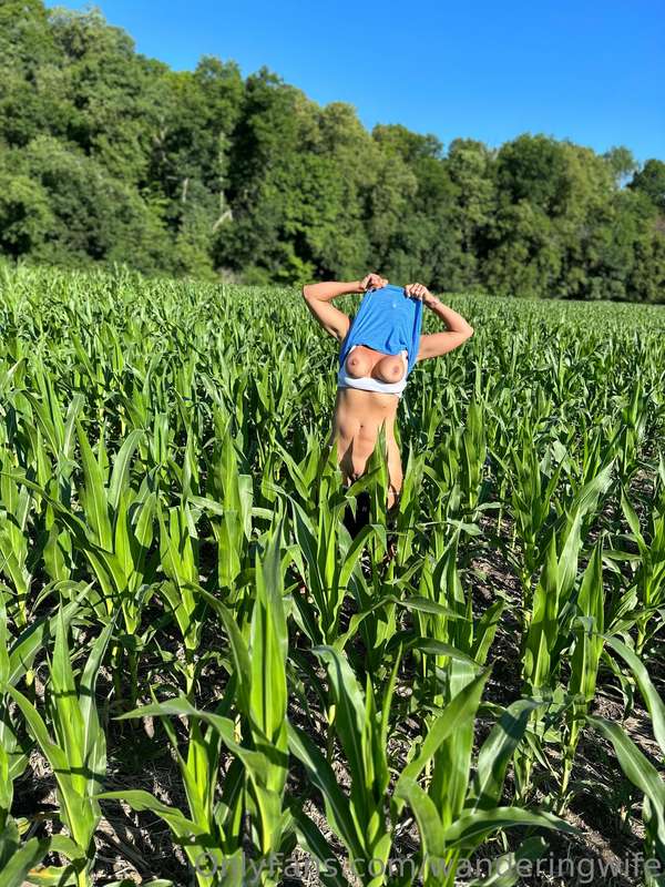 Doing my best scarecrow………😉😜