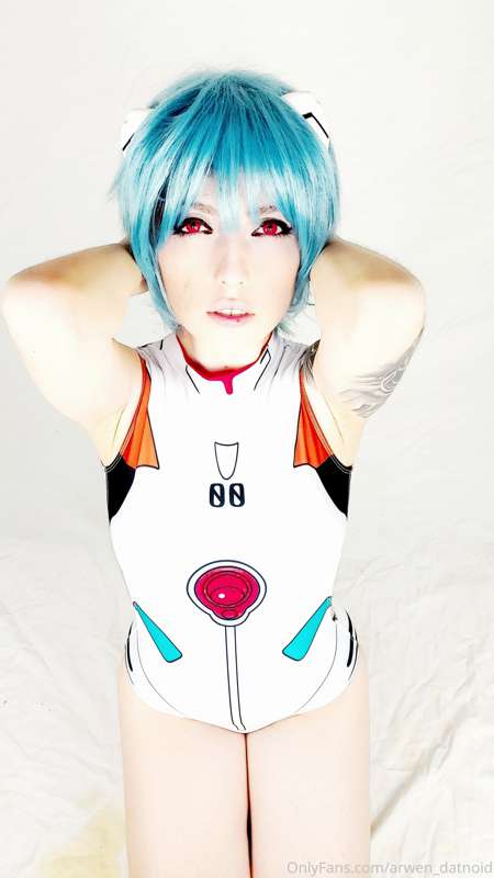 Rei may be a bit... different... but she certainly wants to .. 6
