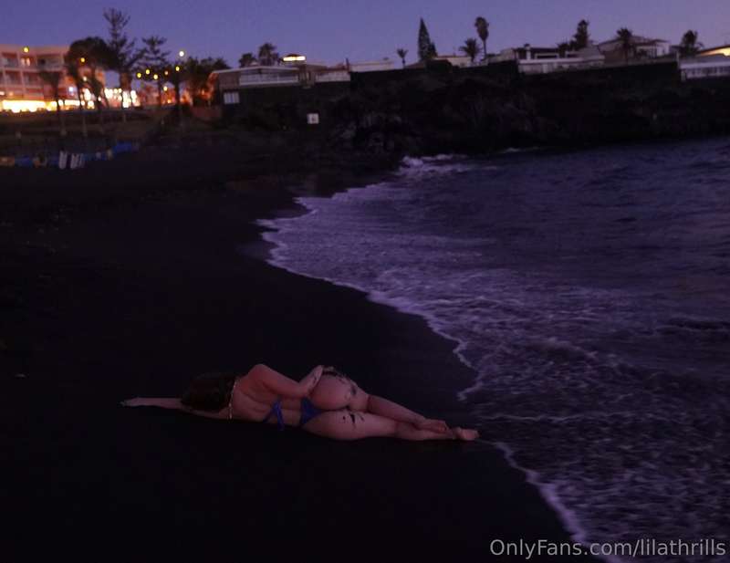 This photo is like a beautiful vacation memory...would you l.. 1