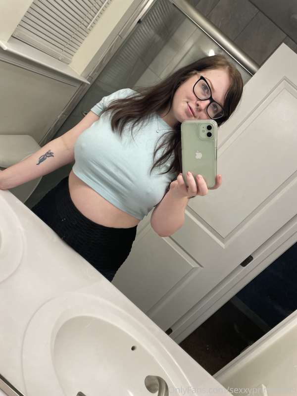 I used to love taking pics in this bathroom