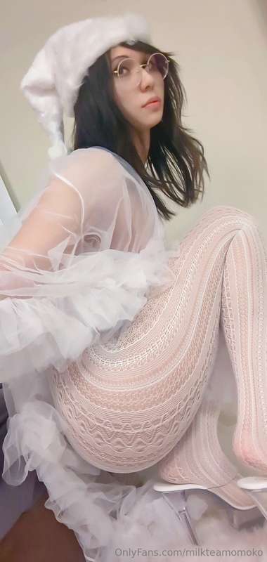 Delicious white milk chocolate thighs and butt, full and plu.. 2