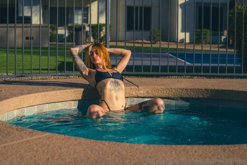 Feelin hot in a hot tub 🥵 9