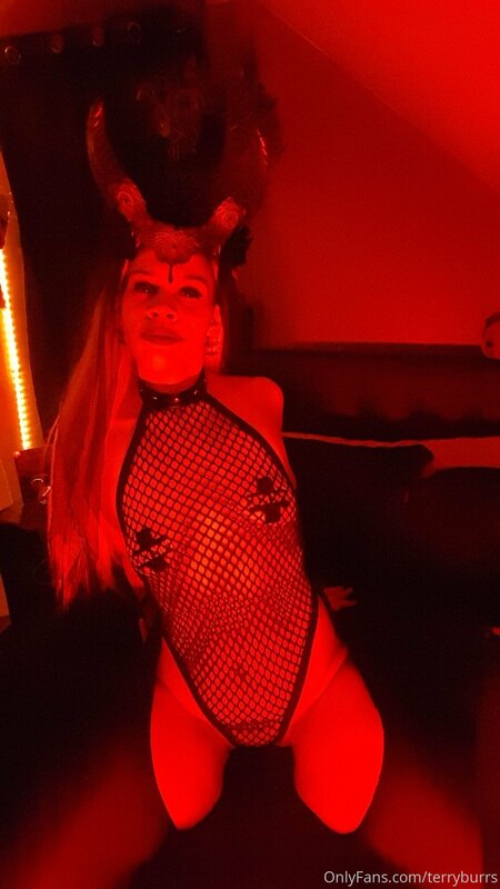 You summoned me to the bedroom... Be prepared with nothing b.. 6