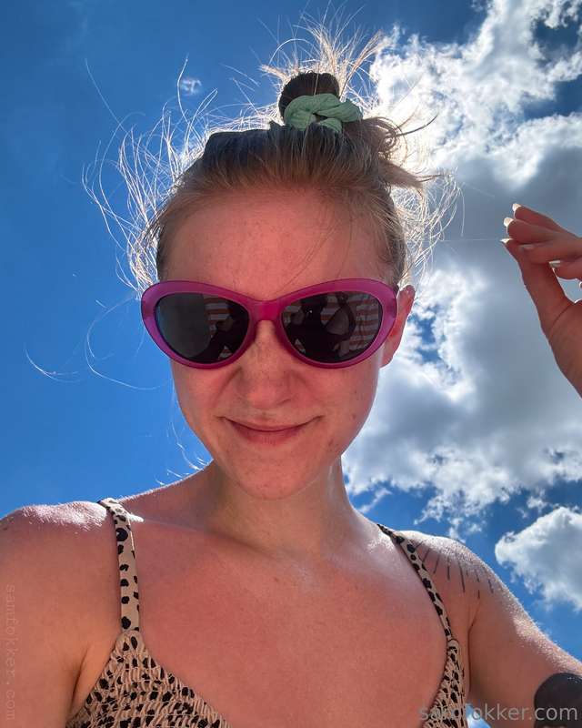 Wish you could fuck me poolside? 👙 My toes match my sunglass.. 2