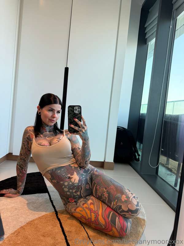I'm in your room like this, what do you do?😏