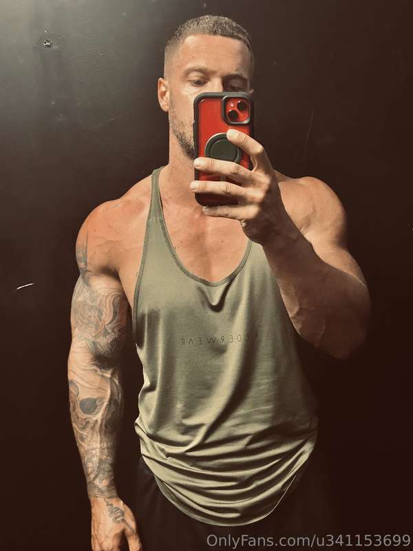 😈