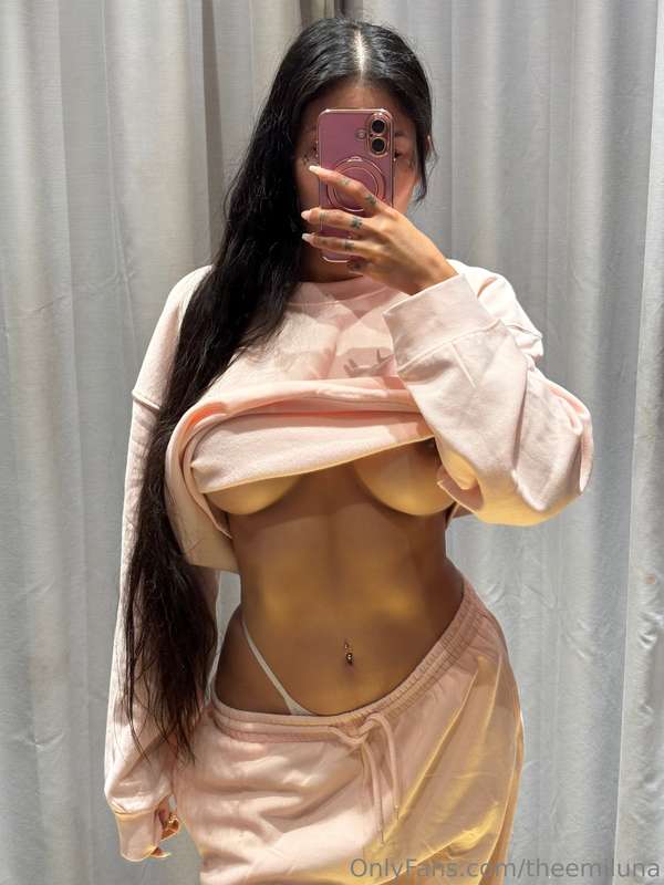 Trying on some comfy clothes 😇 4