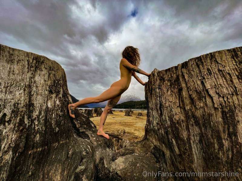 In another world, living another life. Photos by @ikarinotsu..
