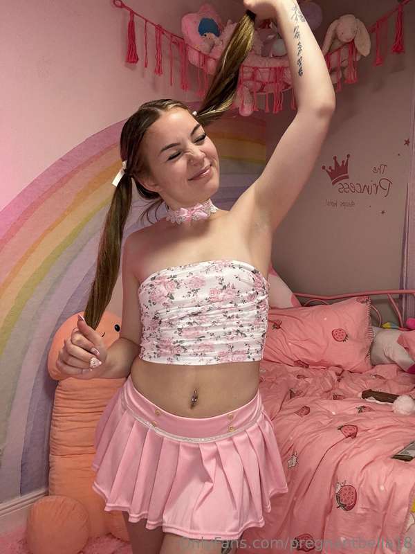 would you consider me beautiful, sexy, or hot? 😜🥵