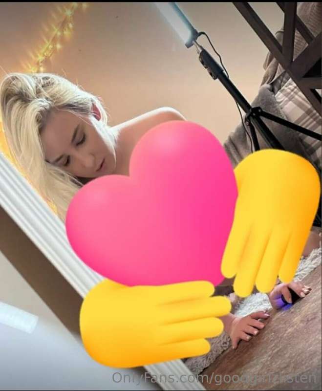 What kind of dirty talk do you like? I want to make your coc..