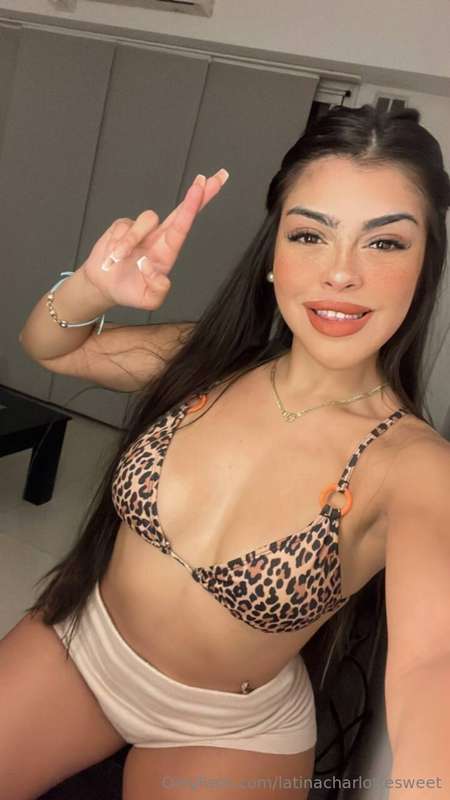 When in doubt, throw on some leopard print and smile like yo..