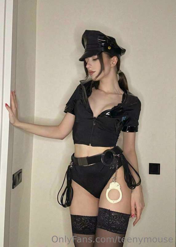 ᴘᴜʟʟ ᴏᴠᴇʀ! ɪ sᴀɪᴅ ᴘᴜʟʟ ᴏᴠᴇʀ!✋🏻👮🏻‍♀️

ᴅᴏɴᴛ ᴡᴀɴᴛ ᴛᴏ ʜᴇᴀʀ ᴛʜᴏsᴇ..