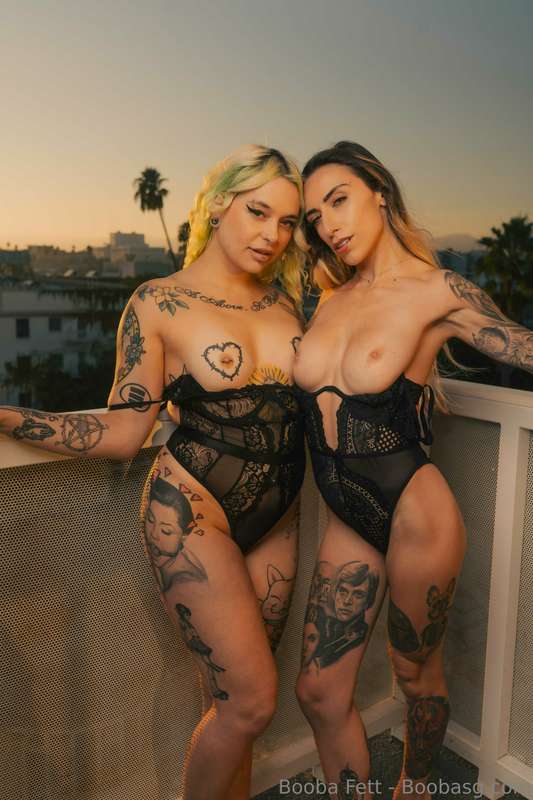 California Love w/ @amethystsage_suicide  Part two : full nu.. 16