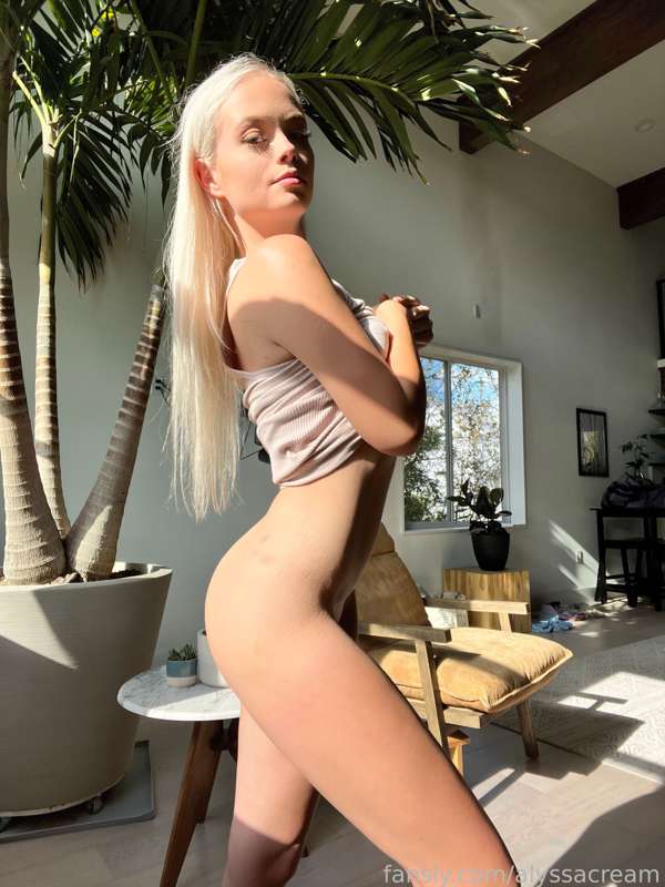Alyssacream - Fansly - 03 Jan, 2022