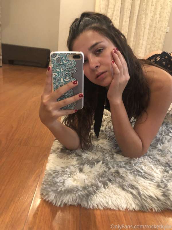 Pretty Girls 22